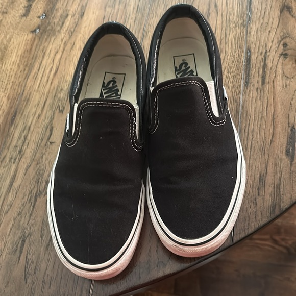 Vans unisex shoe. Black slip on. - Picture 3 of 7
